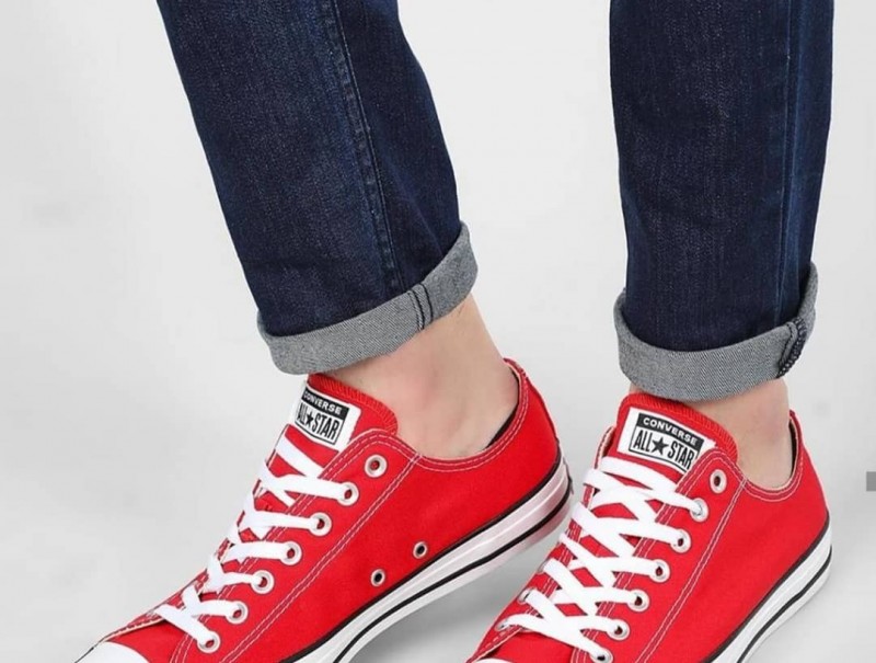 short red converse