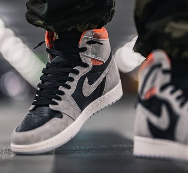 jordan retro 1 hyper crimson