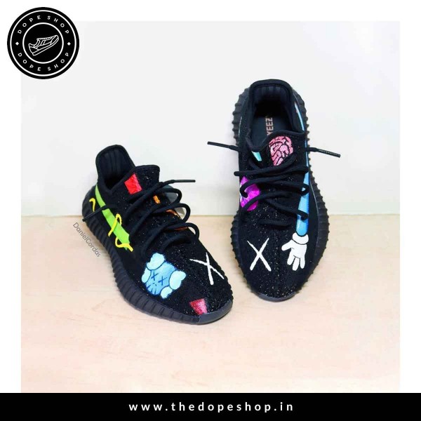 yeezy 350 v2 kaws