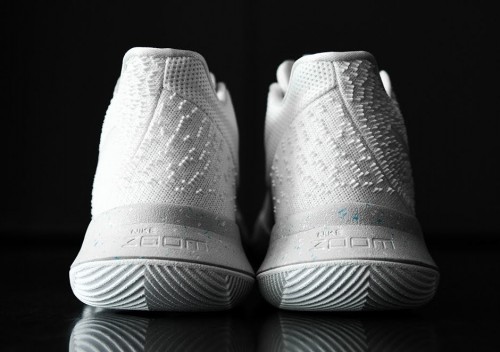 kyrie 3 light bone