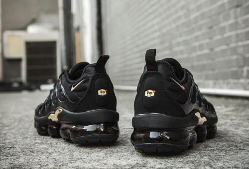 tn vapormax black and gold