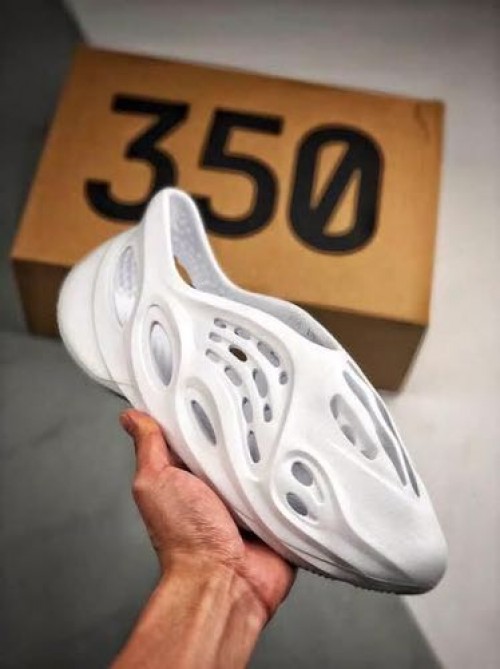 yeezy 700 foam