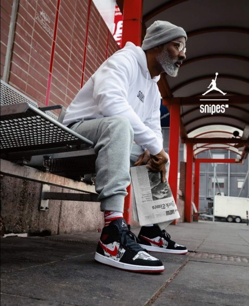 air jordan 1 newspaper snipes