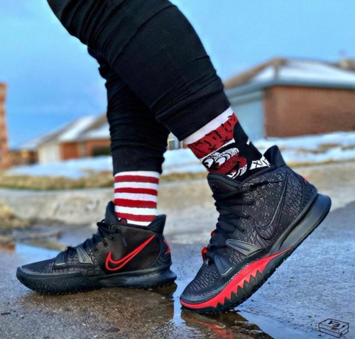 kyrie 7 breds