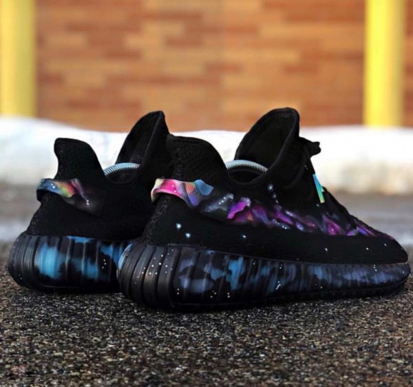 adidas yeezy galaxy