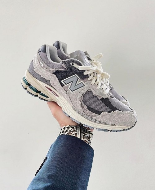 The sneaker story ::