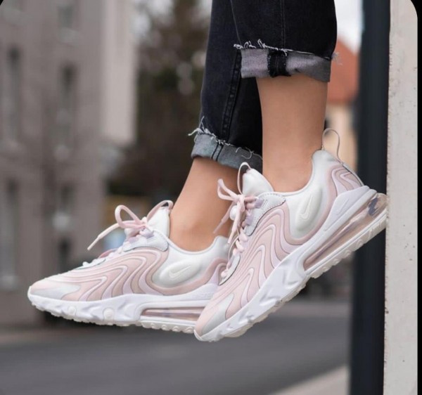 nike react 270 peach