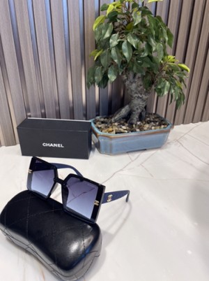 chanel ladies black