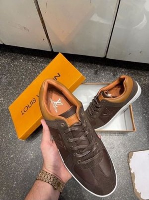 louis sneakers brown