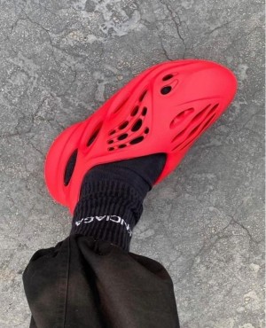 Adida_s Yeezy Foam Runner RNNR Vermillion