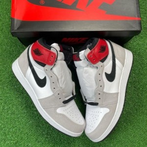 Air Jordan Retro 1 Smoke Grey ship extra