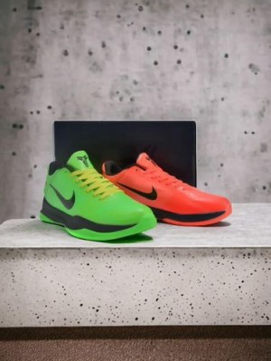 Nikee Kobe 6 Grinch