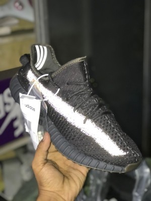 Adidass yeezy 350 black cinder reflective Semi Ua