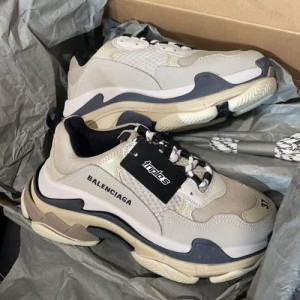 Balenciagaa Triple s brige black
