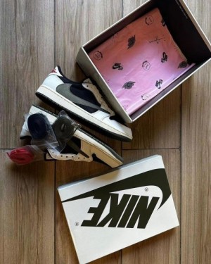 Nikee Travis Scott x Air Jordan 1 Low OG Olive green semi UA 