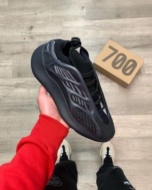 Adidass yeezy boost 700 v3 alvah