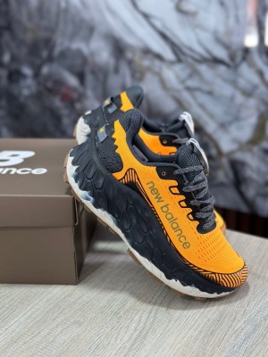 New Balanc_e Fresh Foam X More V3