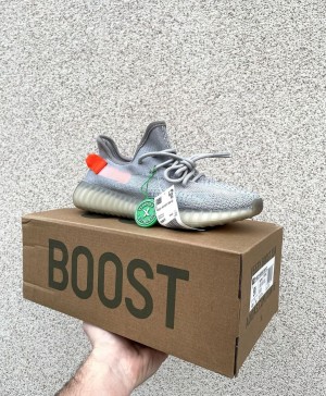 Adidass Yeezy boost 350 Tail light
