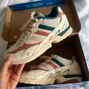 Adidass torsion super equals cream
