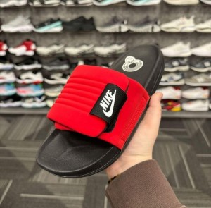 Nikee OffCourt Adjust Slides Red