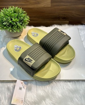 Nikee OffCourt Adjust Slides olive green