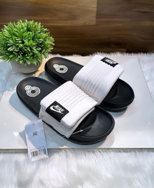 Nikee OffCourt Adjust Slides