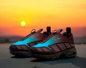 Nikee airmax sndr burgundy crush baltic blue