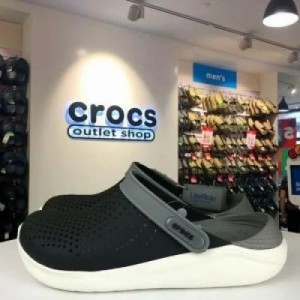 crocss literide black whit