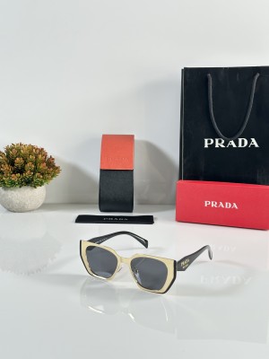 Prada_WMNS_018_Gold_Black