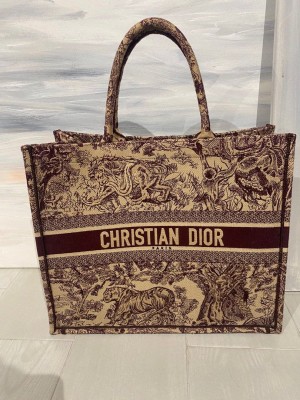 Christian_Dior_Tote_Bag_With_Pouch_865