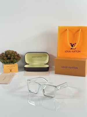 Louis_Vuitton_2196_Silver_Frame