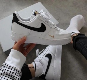 Nikee airforce 1 low 07 white black gold mini swoosh