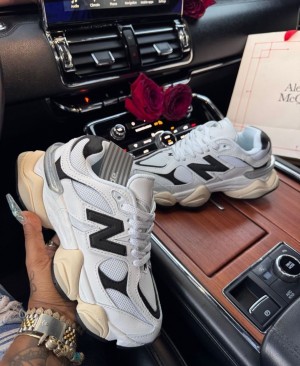 New Balance 9060 Moonbeam Driftwood Fixed