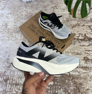 New Balance Fuelcell SC Elite V3 Running Shoes