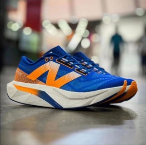 New Balance Fuelcell SC Elite V3 Running Shoes