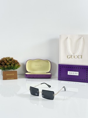 Gucci_5252_Gold_Black