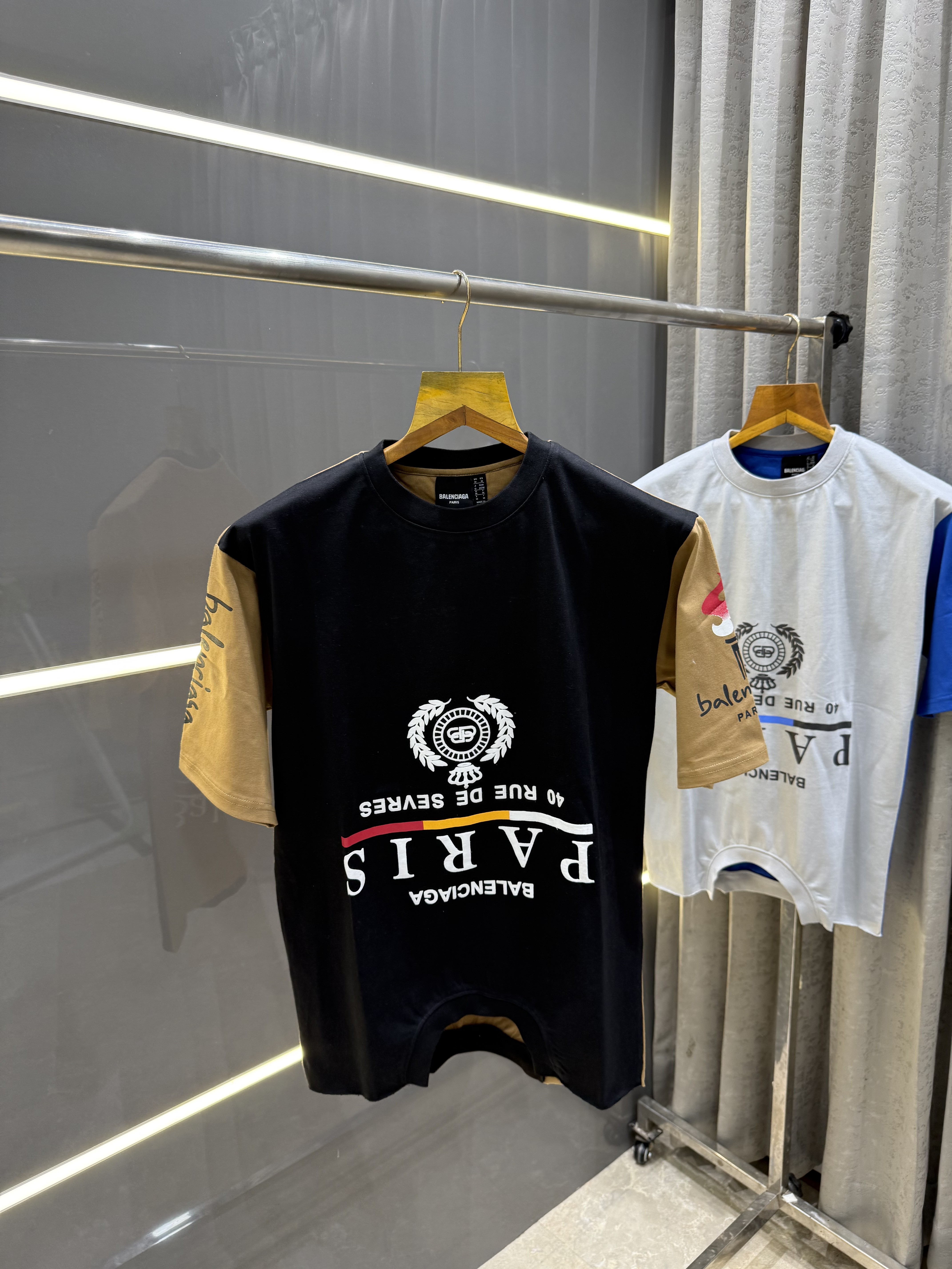 Big sale BALENCIAGA BLACK PRITNED PREMIUM OVERSIZED T-SHIRT