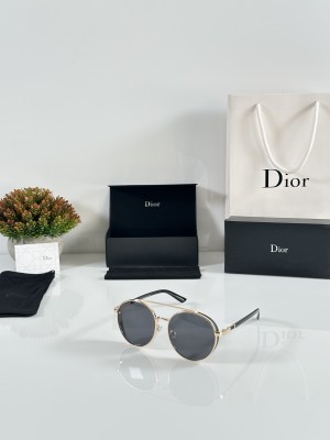 Dior_158_Gold_Black