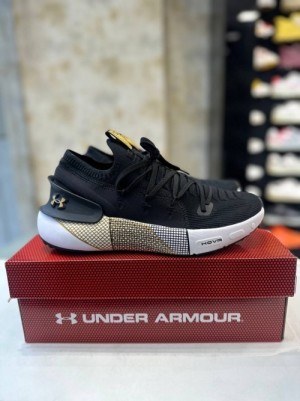 Under Armour Hovr Phantom 3 Black Gold