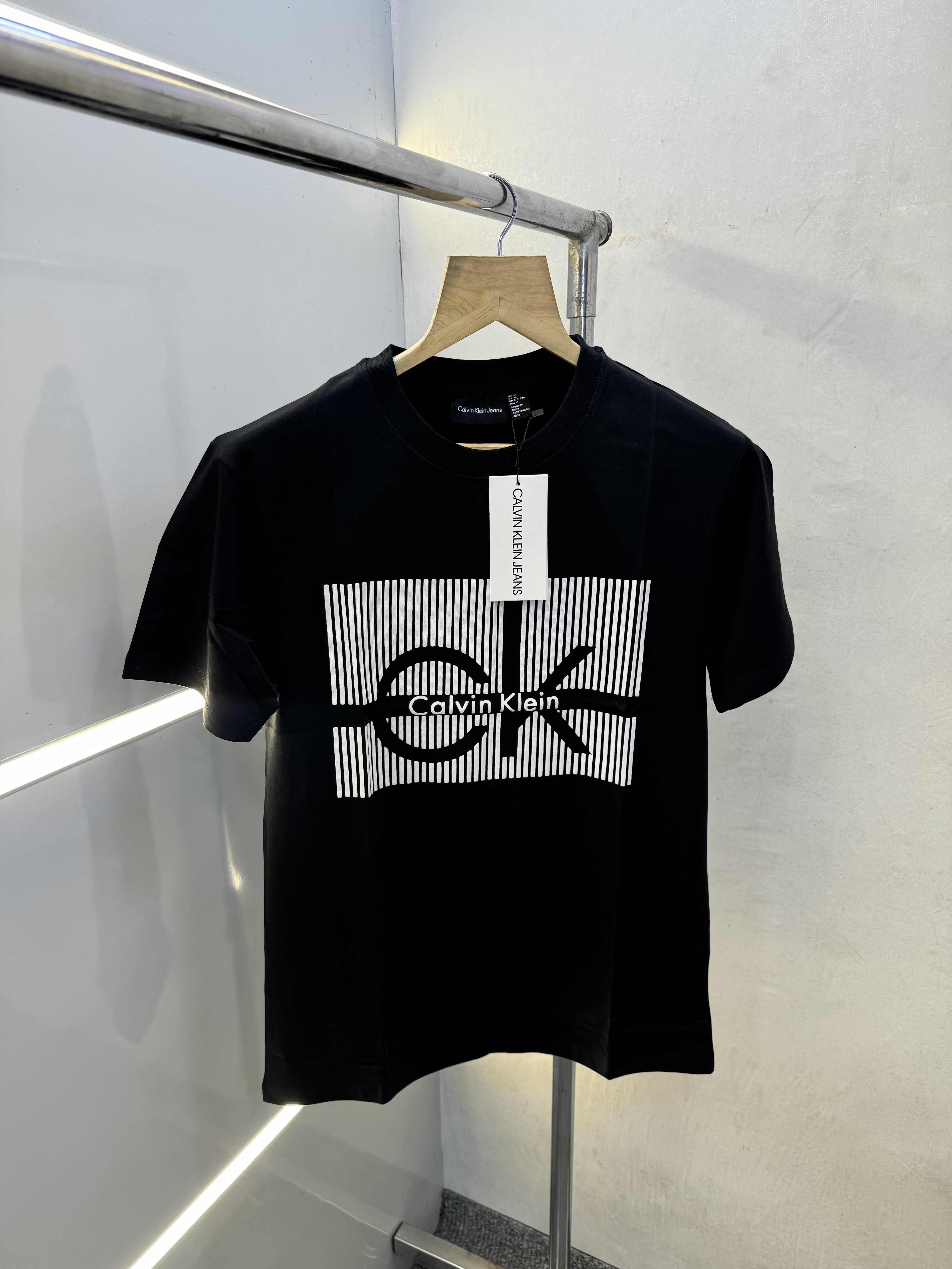  CALVIN KLEI-N PREMIUM BLACK ROUND NECK TSHIRT
