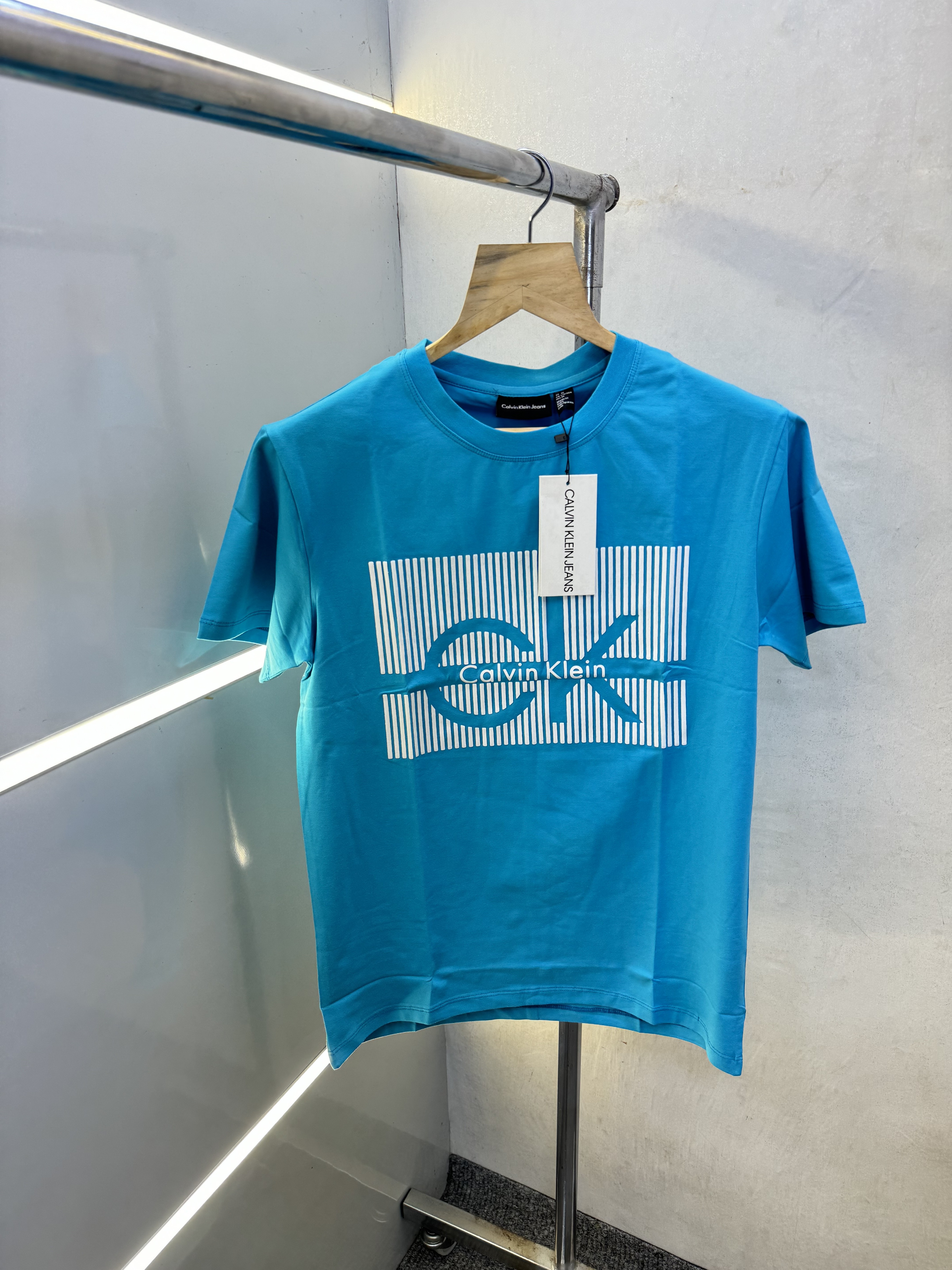 CALVIN KLEI-N PREMIUM BLUE TSHIRT