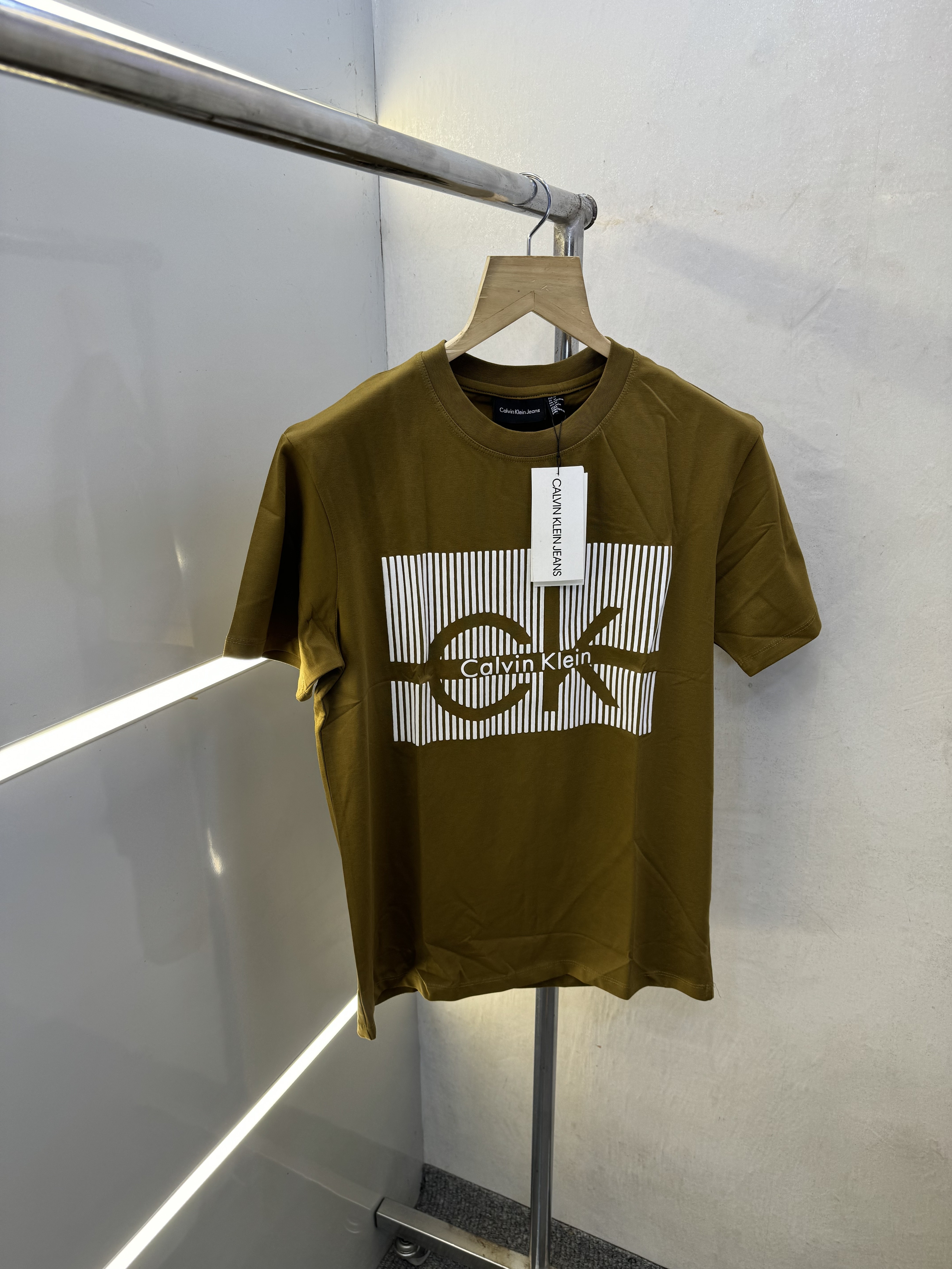 CALVIN KLEI-N PREMIUM GREEN TSHIRT