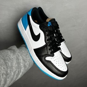 nikee air jordan 1 low og black and dark powder blue unc
