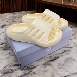 Adidass Adifrom Infinity Slide Bone