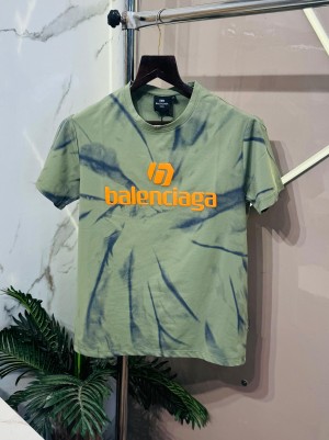 Sale.BALENCIAGA.IMPORTED.ALL.OVER.SPRAY.PRINTED.FRONT.BRAND.LOGO.EMBOSSED.VERY.PREMIUM.ROUND.NECK.TSHIRT.