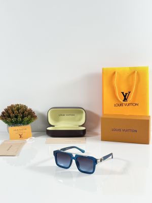 Louis_Vuitton_121_Blue