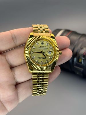 Role_x oyster perpetual date just 