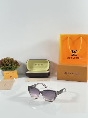 Louis_Vuitton_WMNS_2198_Grey