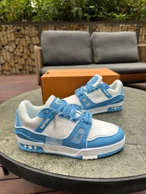 trainer sky blue