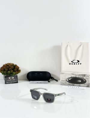 Oakley_3384_Grey